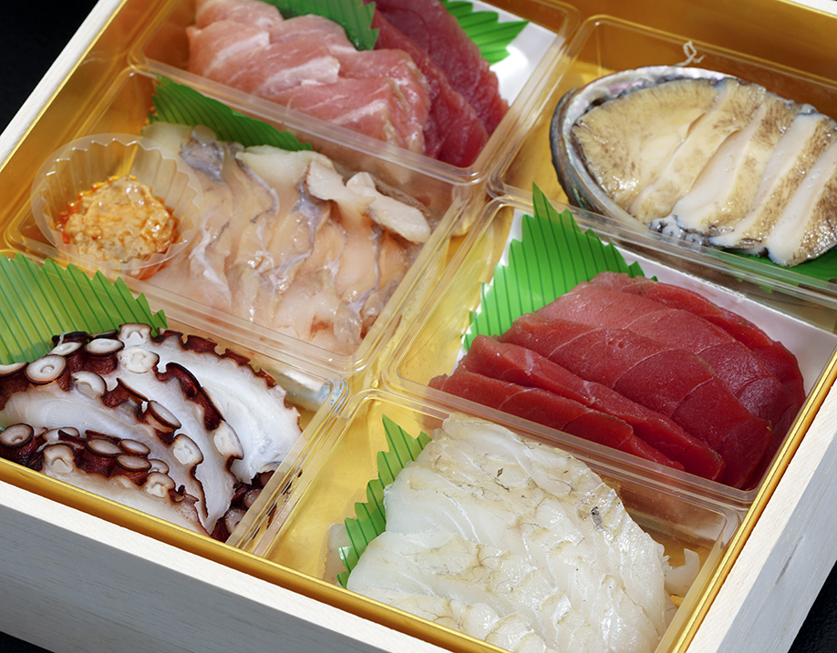 駒嶺商店 旬の津軽海峡 お刺身海鮮おせち 全12品二段重 木箱入り 冷凍 豊洲市場ドットコム