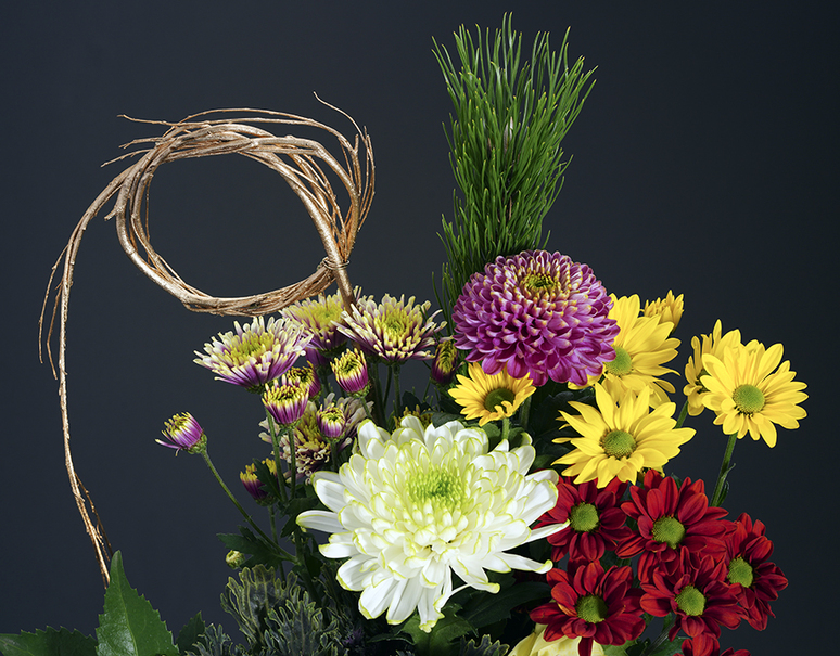 正月花束 和セット 菊 ハボタン 松 千両他 季節の切り花 15本前後 常温 豊洲市場ドットコム