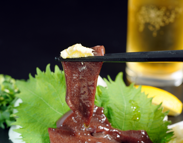 在庫削減 馬レバ刺し カナダ フランス産他 50g 3p 冷凍 豊洲市場ドットコム