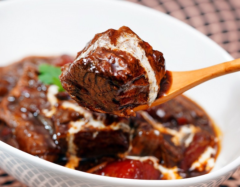 賞味間近 煮込み用ビーフ １袋 ２kg入り 冷凍 豊洲市場ドットコム