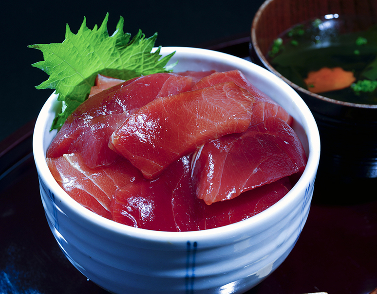 解凍いらず 大西洋アイルランド沖 天然本マグロ 切り落とし 約250g 冷蔵 K 豊洲市場ドットコム